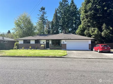 426 19th St NW, Puyallup, WA 98371