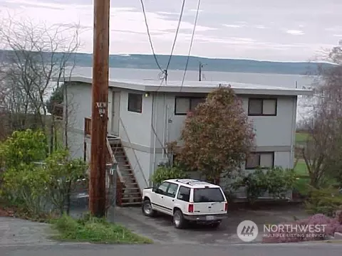 19704 Soundview Dr NW, Stanwood, WA 98292
