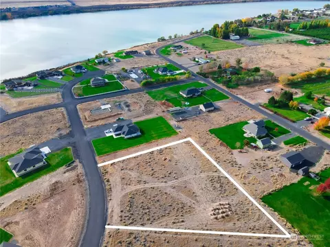 6812 E 2 Rd NE, Moses Lake, WA 98837