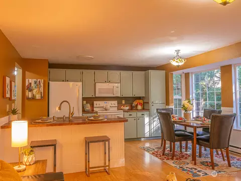 21425 Damson Rd, Bothell, WA 98021 photo 10