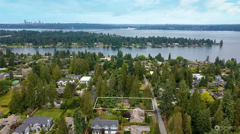 9415 NE 40th St, Yarrow Point, WA 98004