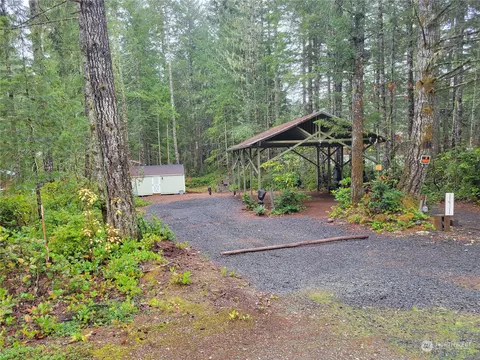 191 N Napilikai Dr, Lilliwaup, WA 98555