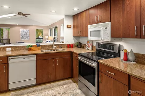 10635 NE 145th Pl, Bothell, WA 98011 photo 9