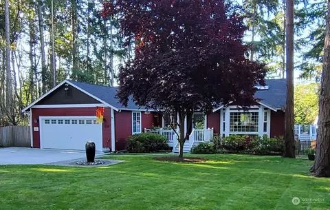 590 Bush Point Rd, Freeland, WA 98249