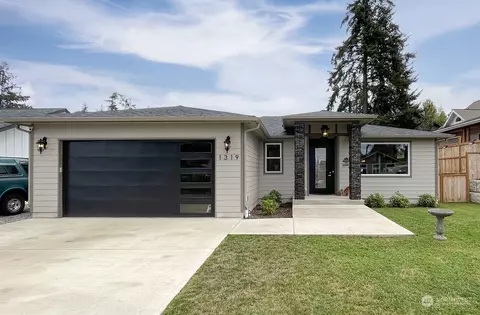 1319 Rolling Hills Dr, Port Angeles, WA 98363