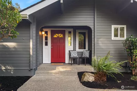 10370 NE Pine Way, Bainbridge Island, WA 98110