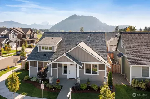 160 Love Dr, Enumclaw, WA 98022
