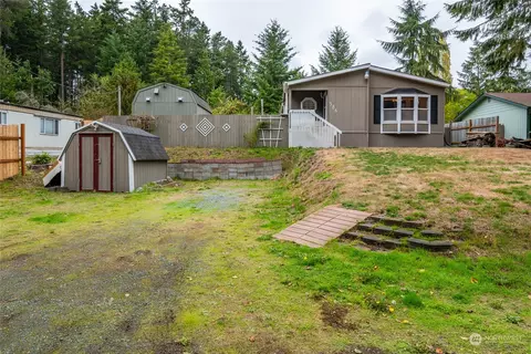 586 Ocean View Dr, Oak Harbor, WA 98277