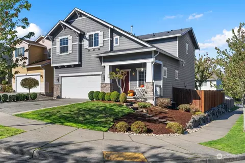 211 202nd Pl SW, Lynnwood, WA 98036