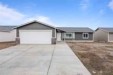 832 E Cascade St, Othello, WA 99344