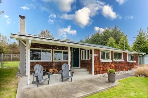 3569 Smugglers Cove Rd, Greenbank, WA 98253