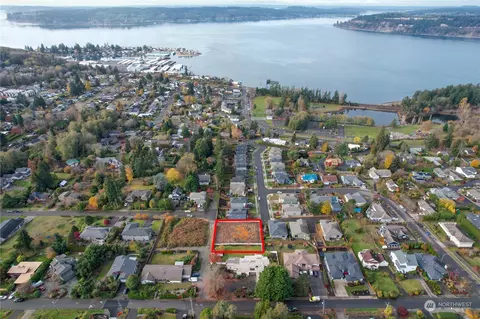 1426 S Brookside Ter, Tacoma, WA 98465