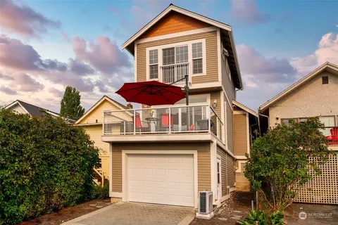 906 12th St, Bellingham, WA 98225
