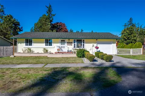 646 NW Dory Dr, Oak Harbor, WA 98277