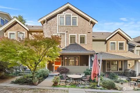 12 W B W Etruria St, Seattle, WA 98119