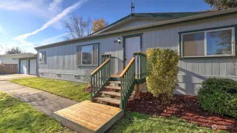 733 Algona Blvd N, Algona, WA 98001