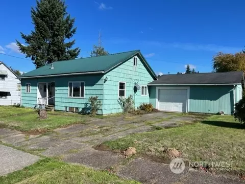 834 NW New York, Chehalis, WA 98532
