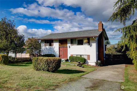 2414 15 St, Anacortes, WA 98221