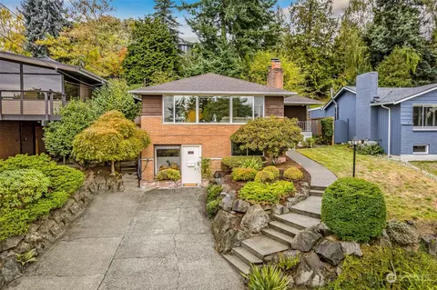2911 25th Ave W, Seattle, WA 98199