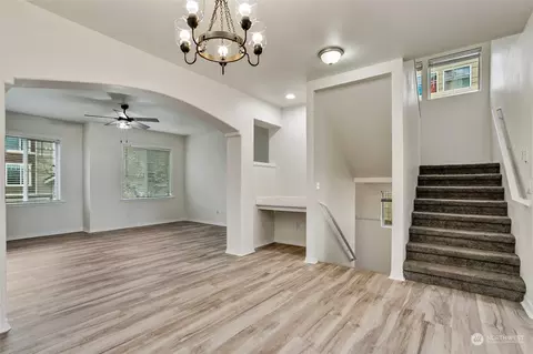 3029 Belmonte Ln, Everett, WA 98201 photo 3