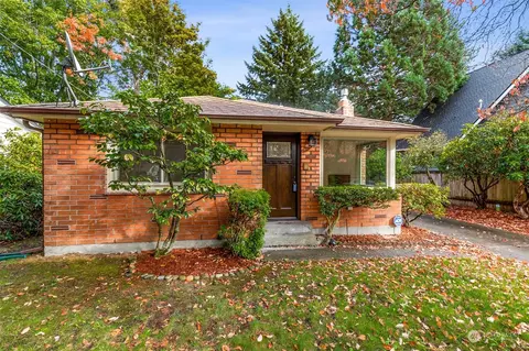 11516 19th Ave NE, Seattle, WA 98125
