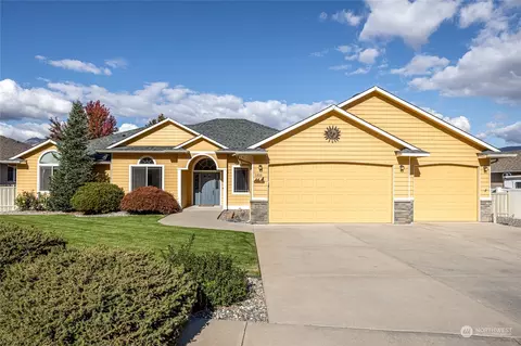 1610 Quail Hollow Ln, Wenatchee, WA 98801