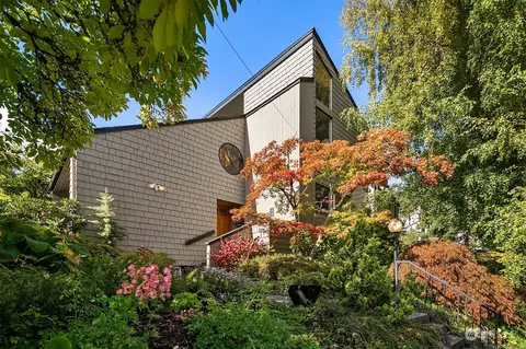 2532 E Mcgraw St, Seattle, WA 98112