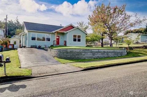 3315 W 2nd St, Anacortes, WA 98221