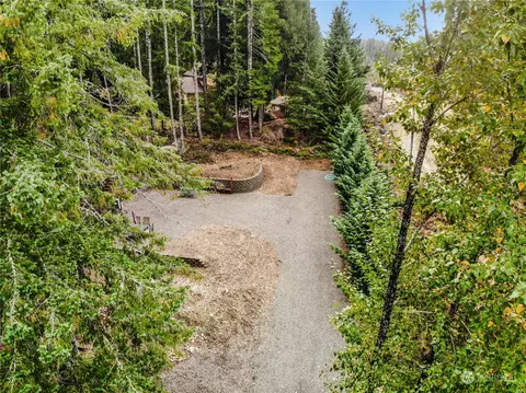 101 N Eagle Pl, Hoodsport, WA 98548