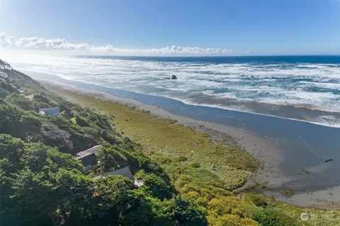 14 Wendy Ln, Copalis Beach, WA 98535