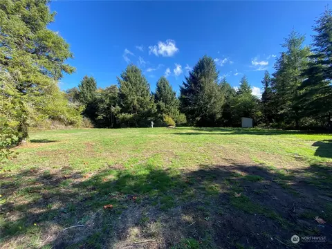12202 Sandridge Rd, Long Beach, WA 98631