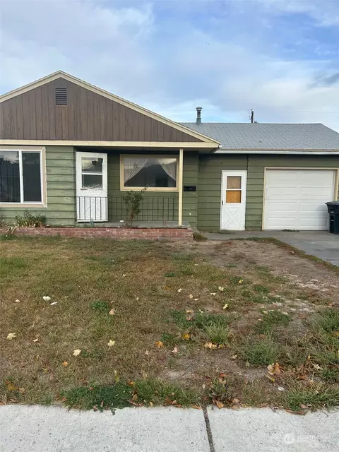 830 Ironwood Dr, Moses Lake, WA 98837