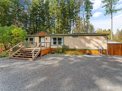 1781 Boulder Valley Ln, Maple Falls, WA 98266