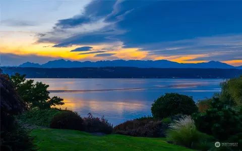 4321 Naomi St NW, Bremerton, WA 98310