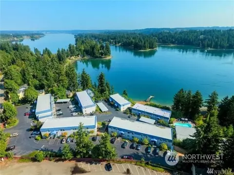 924 Shorewood Dr #37, Bremerton, WA 98312