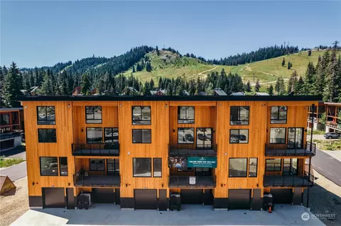 41 Pass Life Way, Snoqualmie Pass, WA 98068