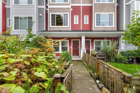 6414 High Point Dr SW, Seattle, WA 98126