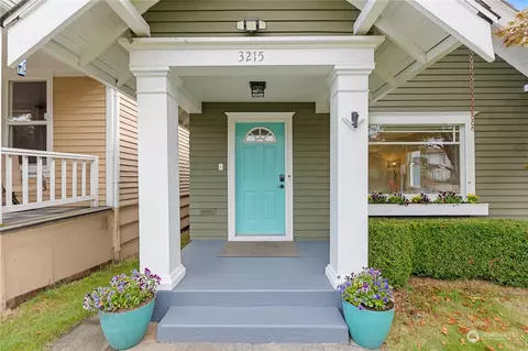 3215 Rockefeller Ave, Everett, WA 98201
