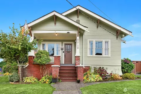 2012 Porter St, Enumclaw, WA 98022