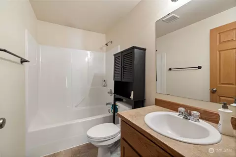 4806 204th Street Ct E, Spanaway, WA 98387 photo 27