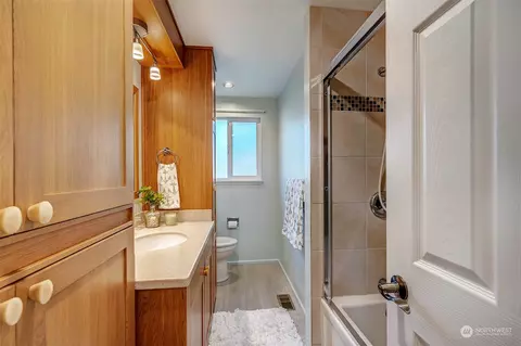 1063 B Ave S, Edmonds, WA 98020 photo 16