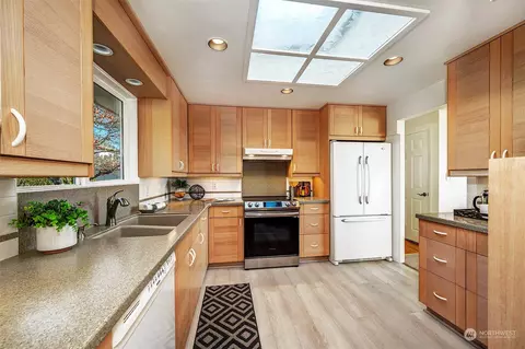 1063 B Ave S, Edmonds, WA 98020 photo 11