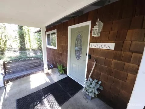 5641 Lake Saint Clair Dr SE, Olympia, WA 98513