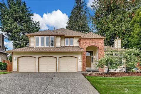 23290 NE 17th St, Sammamish, WA 98074