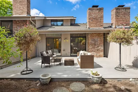150 142nd Pl NE, Bellevue, WA 98007