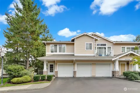 22216 41st Pl S #301, Kent, WA 98032