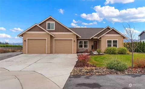 3008 NW Delcon Dr, East Wenatchee, WA 98802