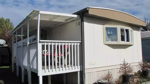 512 SW Berry Lake Rd #10, Port Orchard, WA 98367