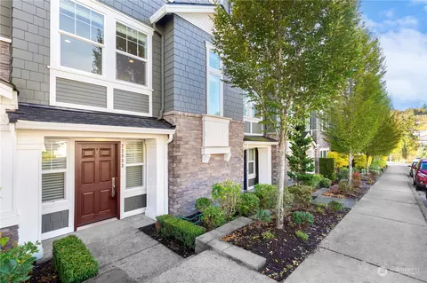 23833 SE 45th Ter, Issaquah, WA 98029
