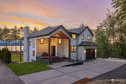 2942 NW Costa Vida Way, Poulsbo, WA 98370